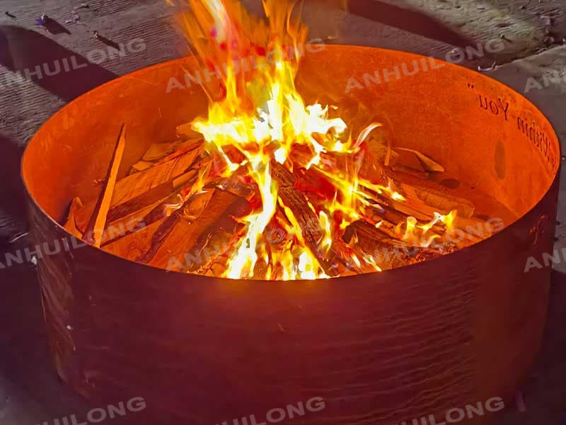 <h3>The Best Fire Pits Under $350 - HGTV</h3>
